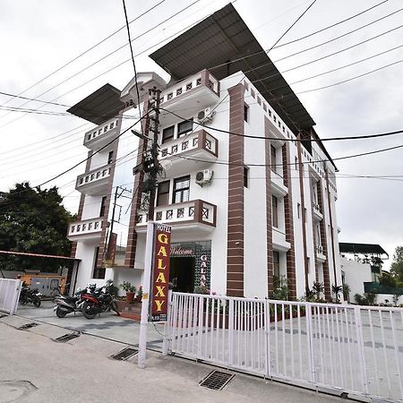 Hotel Galaxy Dehradun Zewnętrze zdjęcie