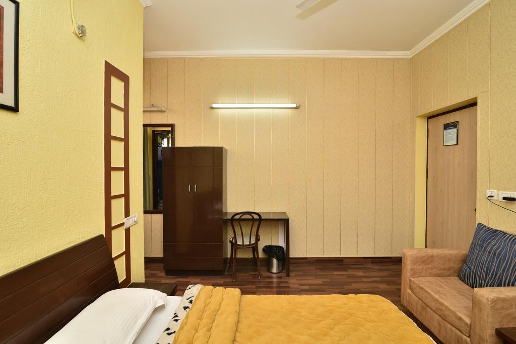 Hotel Galaxy Dehradun Zewnętrze zdjęcie